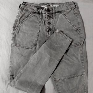 Like New Distressed Mossimo High Rise Jegging Gray